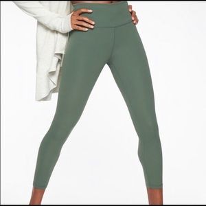 NWT | Elation 7/8 Tight | Juniper Green
